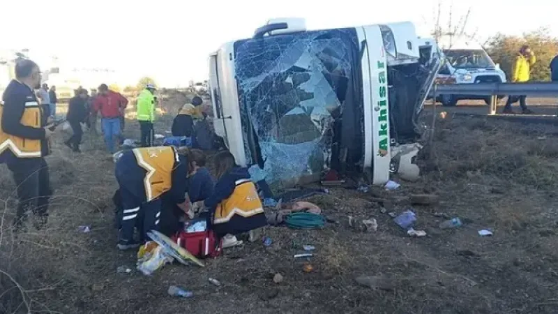 Aksaray'da yolcu otobüsü devrildi: 6 kişi öldü, çok sayıda yaralı var