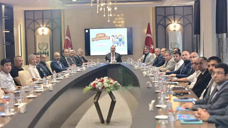 İYİLİKTE YARIŞAN SINIFLAR PROJESİ ADANA’DA TANITILDI