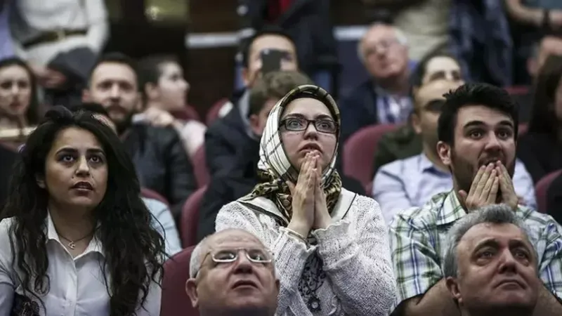 Öğretmenler Günü'nde 15 bin sözleşmeli öğretmen ataması! 