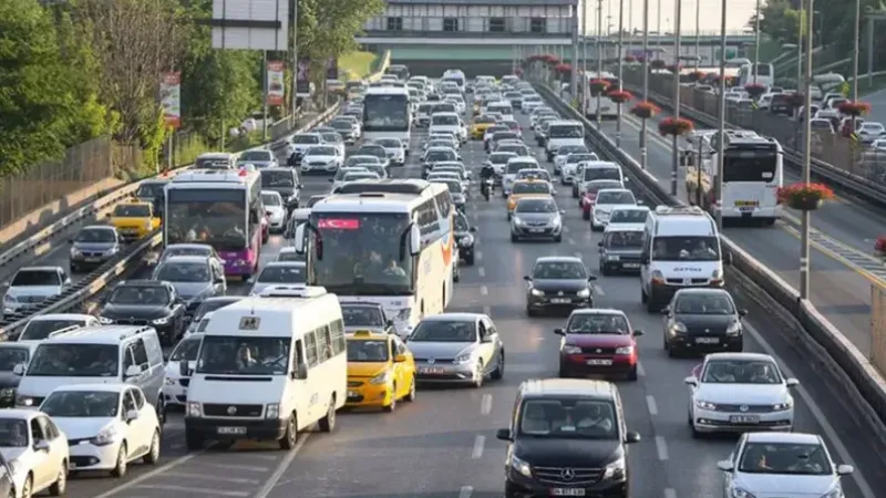 Motorine bu geceden itibaren indirim geliyor!