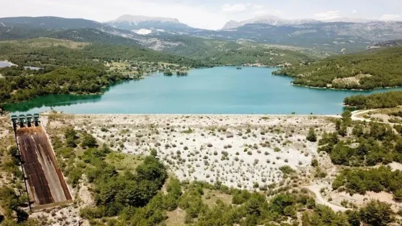Karaisalı’da Su Seviyesi Yükseldi Barajda Tahliye Başladı